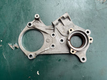 Load image into Gallery viewer, DF 40 50 hp Suzuki 11411-87J20 UPPER OIL SEAL HOUSING MODEL 2005~10

