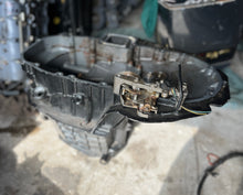Charger l'image dans la galerie, DF 175 150 hp Suzuki 51111-96J00-0EP ENGINE HOLDER SET, 11501-96J01-0EP OIL PAN, 54112-96J01 UPPER MOUNT BOLTS and shifting m
