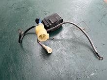 Cargar imagen en el visor de la galería, DF 40 50 hp Suzuki 38410-93J11 PTT RELAY ASSY oem 2006-10 tilt &amp; trim 90 100 115 140 hp
