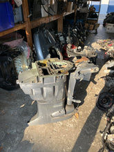 Cargar imagen en el visor de la galería, F 115 hp Yamaha FXRA 25” midsection, engine holder with good swivel &amp; steering arm FOUR STROKE

