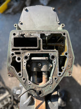 Cargar imagen en el visor de la galería, F 115 hp Yamaha FXRA 25” midsection, engine holder with good swivel &amp; steering arm FOUR STROKE
