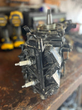 Charger l'image dans la galerie, sold ebay nov2023—25 30 Tohatsu Nissan 346B011004 CYLINDER &amp; CRANK CASE ASSY, 145 compression TWO STROKE 2003 powerhead

