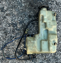 Charger l'image dans la galerie, 90 hp YAMAHA OIL TANK COMP 6H1-21707-07-00, 6H1-85720-01-00 OIL LeVeL GAUGE two stroke 1994-2005 (oil reservoir)

