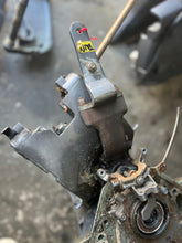 Cargar imagen en el visor de la galería, f 115 hp Yamaha 20” midsection 68V-45111-30-8D UPPER CASING, 68V-43111-01-8D CLAMP BRACKETS 68V-43112-01-8D 64E-43311-20-8D S
