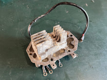 Charger l'image dans la galerie, 200 225 250 hp Johnson Evinrude 0584424 voltage regulator 584424-17fu-oa omc 275 300 hp
