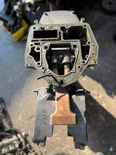 Cargar imagen en el visor de la galería, F 115 hp Yamaha FXRA 25” midsection, engine holder with good swivel &amp; steering arm FOUR STROKE

