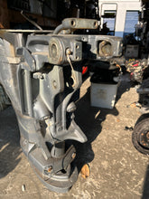 Cargar imagen en el visor de la galería, F 115 hp Yamaha FXRA 25” midsection, engine holder with good swivel &amp; steering arm FOUR STROKE
