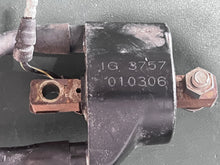 Cargar imagen en el visor de la galería, 25 30 hp Tohatsu Nissan 3A0060401 IGNITION COIL WITH RESISTANCE CAP two stroke
