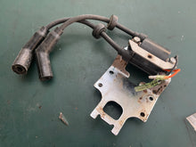 Charger l'image dans la galerie, f 9.9 hp Yamaha IGNITION COIL 6G8-85570-21-00 BRACKET 6G8-85542-00-00 four stroke T9.9ELRT 1985-1998 t &amp; f models
