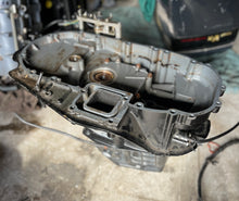 Charger l'image dans la galerie, DF 175 150 hp Suzuki 51111-96J00-0EP ENGINE HOLDER SET, 11501-96J01-0EP OIL PAN, 54112-96J01 UPPER MOUNT BOLTS and shifting m
