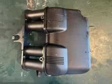 Cargar imagen en el visor de la galería, f 115 hp Yamaha INTAKE SILENCER ASSY 68V-14440-00-00 TEMPERATURE SENDER thermosensor 65L-85886-00-00 four stroke 2001-2011
