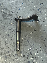 Cargar imagen en el visor de la galería, BF 135 Honda 24320-ZY6-000 ROD A, SHIFT, 24610-ZY6-000 SHIFT SHAFT A, 115 140 150
