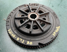 Charger l'image dans la galerie, DF 40 50 hp Suzuki 32102-87J20 FLYWHEEL magneto OEM 2009
