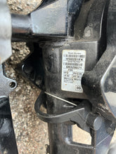 Cargar imagen en el visor de la galería, 8 9.9 15 hp Mercury 825538F1 DRIVESHAFT HOUSING assy, clamps &amp; swivel bracket FOUR STROKE
