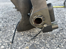 Charger l'image dans la galerie, 60 70 90 115 120 140 hp Tohatsu new style swivel bracket assy 3E0S623130 TWO STROKE carb &amp; EFI
