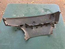 Load image into Gallery viewer, DF 50 60 40 hp Suzuki 61811-88L30-0EP short SIDE STBD COVER 61821-88L30-0EP short COVER, SIDE PORT S 2015 df50avt 61821-87j 6
