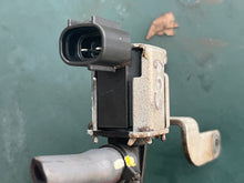 Load image into Gallery viewer, f 60 Yamaha 6C5-86120-00-00 SOLENOID VALVE intake 40-70 hp, 6BG-86112-10-00 STAY, SOLENOID (idle air valve)
