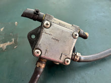 Cargar imagen en el visor de la galería, 40 50 60 hp Mercury 899106 899106T01 PUMP ASSEMBLY Fuel, 879884T FUEL FILTER assy, 2016 four stroke EFI - Unit 2
