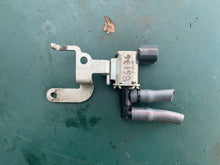 Load image into Gallery viewer, f 60 Yamaha 6C5-86120-00-00 SOLENOID VALVE intake 40-70 hp, 6BG-86112-10-00 STAY, SOLENOID (idle air valve)

