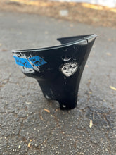 Cargar imagen en el visor de la galería, 20 15 10 hp Mercury 850863T02 driveshaft housing cover strbd 8M0134086, 850862T02 COVER port f20
