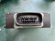 Cargar imagen en el visor de la galería, 150 175 200 hp Yamaha HPDI 68F-8591B-00-00 INJECTOR DRIVER ASSY two stroke 2000-2003 hp
