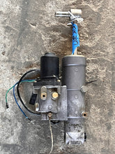 Load image into Gallery viewer, f 115 hp Yamaha ptt POWER TRIM &amp; TILT 6EK-43800-02-00 Four Stroke 2015-2021 some 90 130 hp $975 superseded 6EK-43800-04-00
