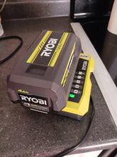 Cargar imagen en el visor de la galería, Ryobi 40 Volt Lithium Self Propelled AWD Lawnmover w charger and battery
