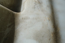 Cargar imagen en el visor de la galería, 115 125 hp Mercury Mariner Oil Reservoir Tank 1256-8628 1256-8628A5 8628A1 8628A6 8628A7
