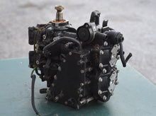 Cargar imagen en el visor de la galería, 50 60 40 HP Evinrude E-tec Long Block POWERHEAD 5005507 Cylinder Head two stroke 2005
