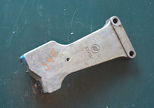 Load image into Gallery viewer, 25 35 hp Johnson Evinrude E-tec 339511 anchor block, etec OMC
