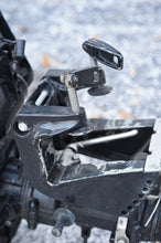 Load image into Gallery viewer, 4 5 6, HP Mercury 4 stroke carbureted 20 inch midsection w working tiller assy
