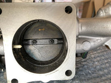 Cargar imagen en el visor de la galería, BF 225a Honda throttle body assy 16400-zy3-a01, spacer 16404-ZY3-000 , 17249-PY3-000 SPRING, AIR FLOW TUBE compatible 200 225
