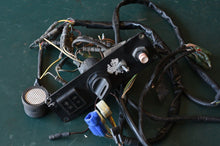 Load image into Gallery viewer, BF 75 - 225 hp Honda Key Panel Assembly 35100-zv5-003 &amp; gauge harness outboard OEM
