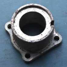 Cargar imagen en el visor de la galería, DT 150 175 200 225 Suzuki Driveshaft Bearing Housing 56130-87d00
