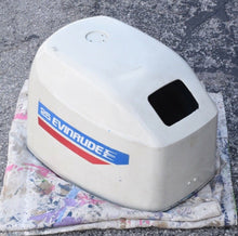 Cargar imagen en el visor de la galería, 25 30 hp Evinrude engine cover cowl 5032116 05032116 two stroke 3 cylinder
