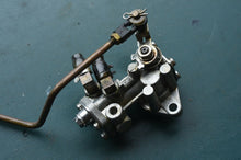 Charger l'image dans la galerie, 60B 60C 70B 70C Tohatsu Nissan  Oil Pump &amp; linkage
