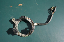 Charger l'image dans la galerie, DT 75 85 hp Suzuki TIMER BASE &amp; SENSOR ASSY pulser 32160-95502 Two Stroke 1979-1985
