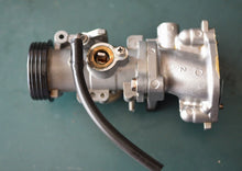 Charger l'image dans la galerie, DF Suzuki 9.9b - 15 - 20 HP throttle body 13300-89L01, 2015-18 w manifold inlet
