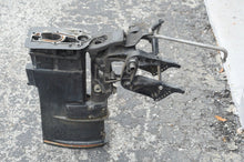 Cargar imagen en el visor de la galería, 20 25 30 HP Mercury Mariner Midsection 20" shaft Midsection
