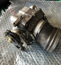 Cargar imagen en el visor de la galería, BF 225a Honda throttle body assy 16400-zy3-a01, spacer 16404-ZY3-000 , 17249-PY3-000 SPRING, AIR FLOW TUBE compatible 200 225
