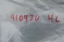 Cargar imagen en el visor de la galería, Mercruiser 32-910430 HL power trim hose, port
