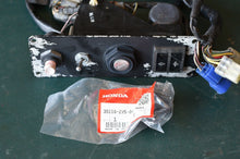 Load image into Gallery viewer, BF 75 - 225 hp Honda Key Panel Assembly 35100-zv5-003 &amp; gauge harness outboard OEM
