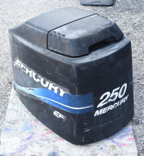 Charger l'image dans la galerie, 250 225 200 HP Mercury 3.0 Liter EFI TOP COWL 8M0143835 889246T86 engine cover Two Stroke 1999 880012T36
