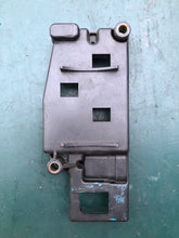 Load image into Gallery viewer, 25 35 HP Johnson Evinrude 514693  Electrical Bracket 1996-2004
