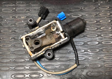 Cargar imagen en el visor de la galería, 150 200 225 250 hp Yamaha O2 Pressure Sensor  67H-82380-00-00 65L-8592A-00-00 OX66 EFI 1997-2000 OEM Two stroke outboard
