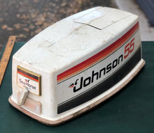 Charger l'image dans la galerie, 55 hp Johnson Evinrude engine cover 389307 0389307 top cowl two stroke
