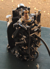 Cargar imagen en el visor de la galería, 25 Hp Johnson Evinrude 0435942  Cylinder &amp; Crankcase 435942 powerhead 3 Cylinder 97-03 - carbureted good compression
