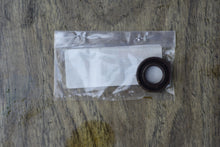 Charger l'image dans la galerie, f 25 30 40 hp Yamaha 93110-16004 Oil Seal, Repair Kit 2 FOUR STROKE
