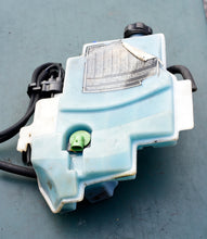 Cargar imagen en el visor de la galería, 25 30 20 15 hp Evinrude E-tec 5007184 FUEL LIFT PUMP Assembly, 5008994 OIL TANK 5008995, 5009036 PUMP &amp; MANIFOLD Assembly Two
