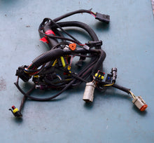 Load image into Gallery viewer, 25 30 15 hp Evinrude E-tec 587061 0587061 ENGINE HARNESS Assembly two stroke
